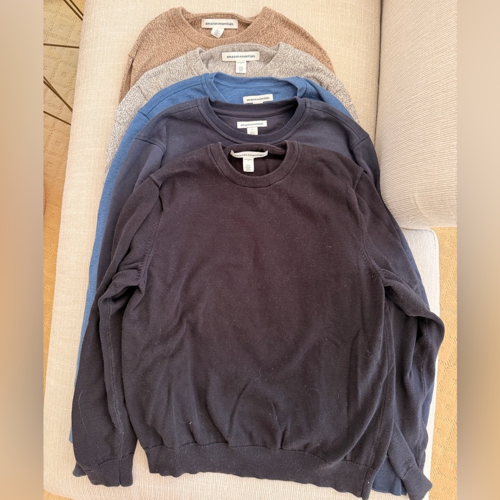 Bundle of 5 Amazon Essentials Men's Crew Neck Sweatshirts Medium
